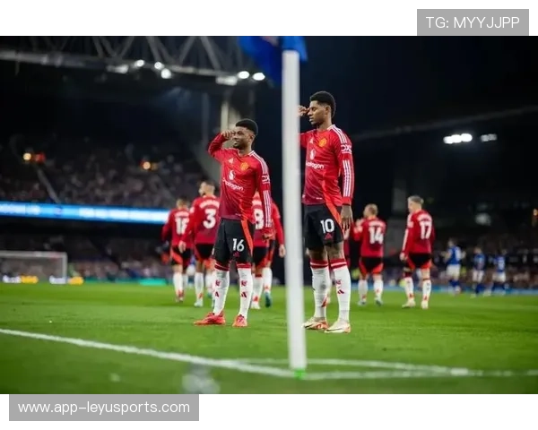 巴黎圣日耳曼询价拉什福德，转会动向升温