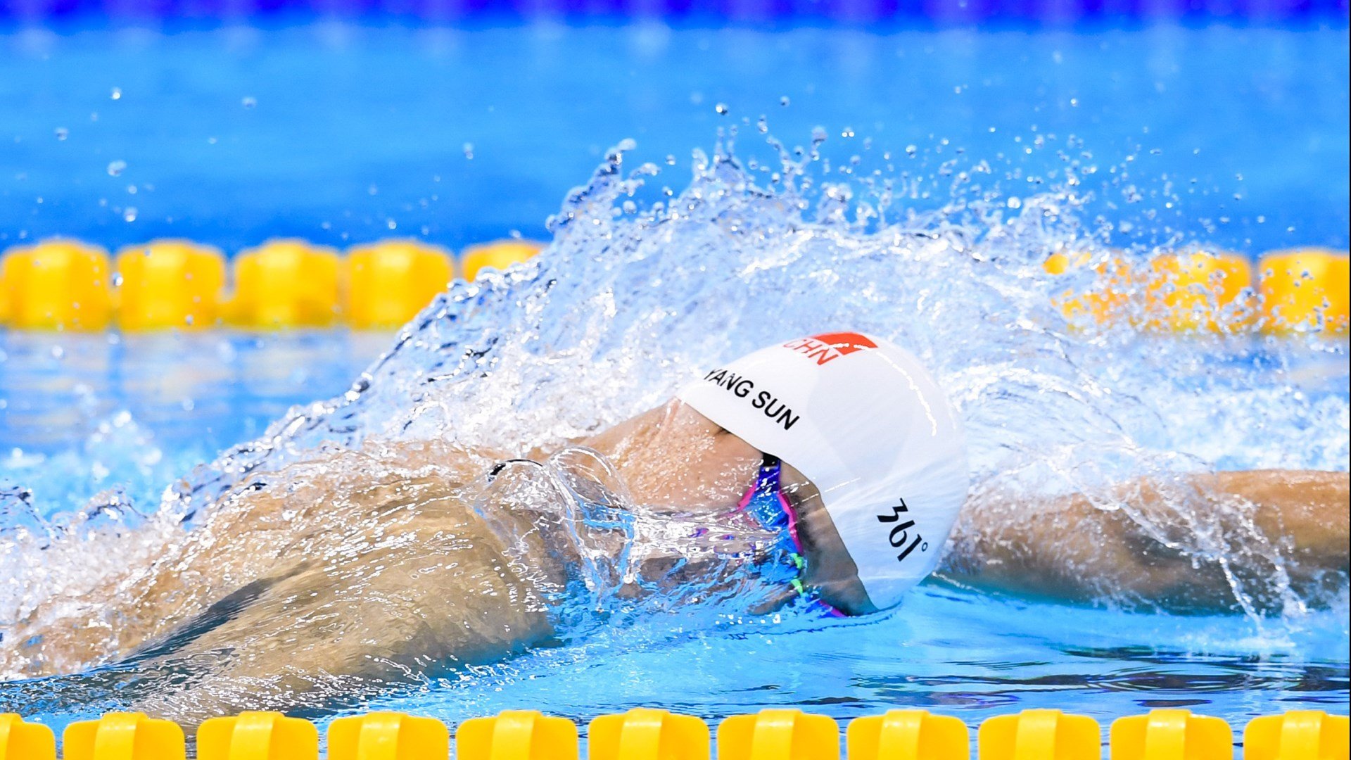 美国蝶泳爆发节奏与配速抗疲劳性博弈中,美国蝶泳女子世界纪录