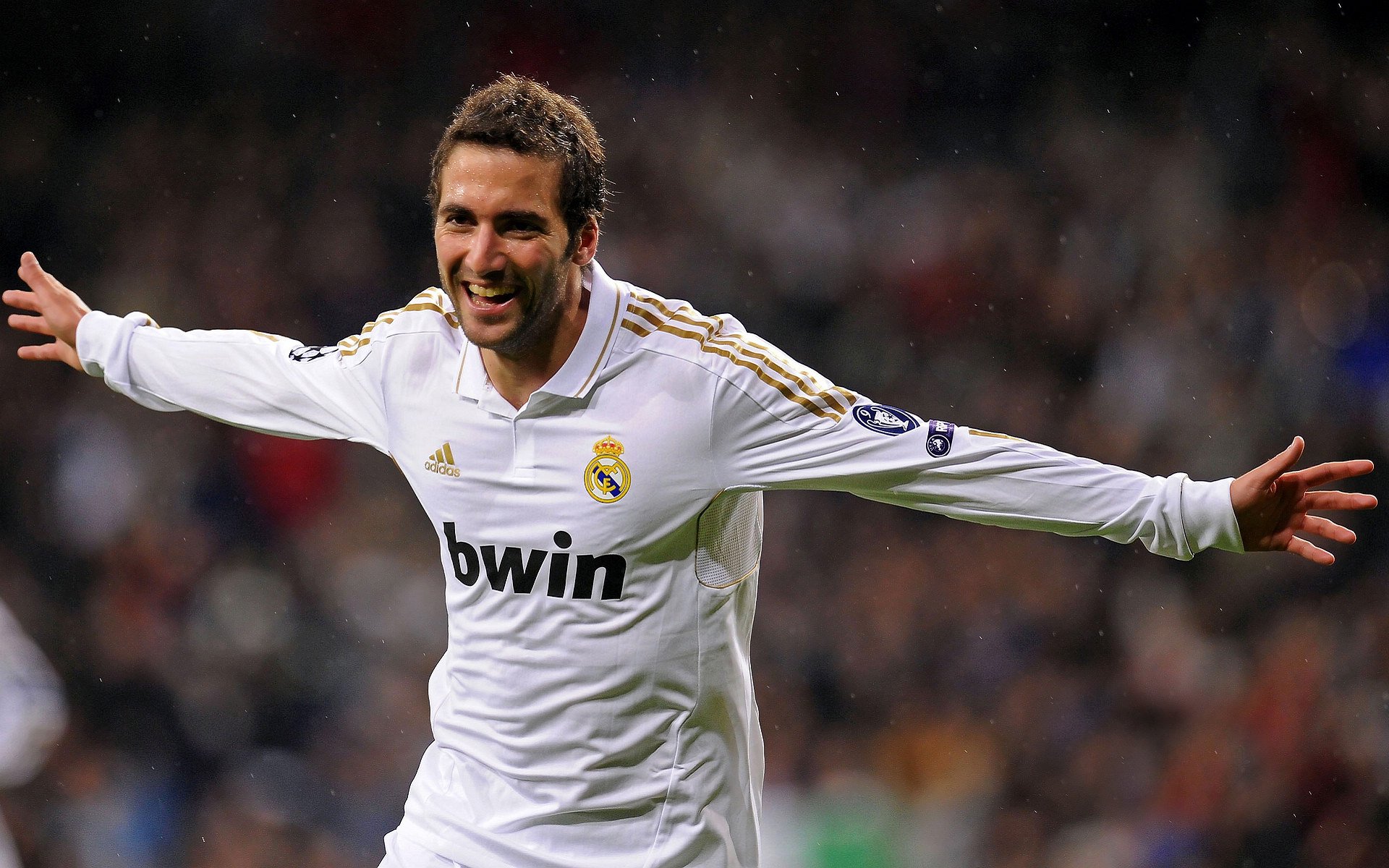 乐鱼体育app入口-卡特以球场智慧与冷静表现，带领全黑队夺得世界杯，卡特经典比赛全场回放