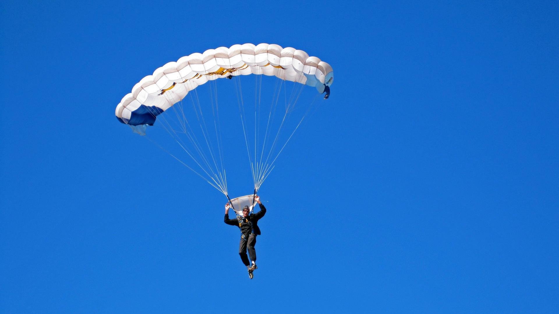 乐鱼体育官网下载-北大教授遇难事件背后：巴西坠机事故频发？